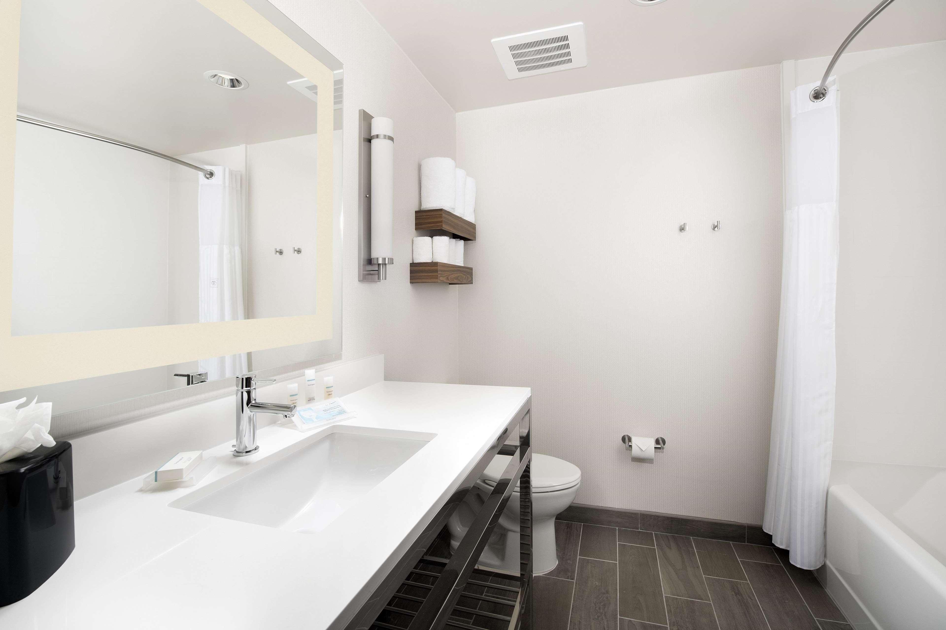 Hilton Garden Inn San Antonio Downtown Riverwalk Екстериор снимка