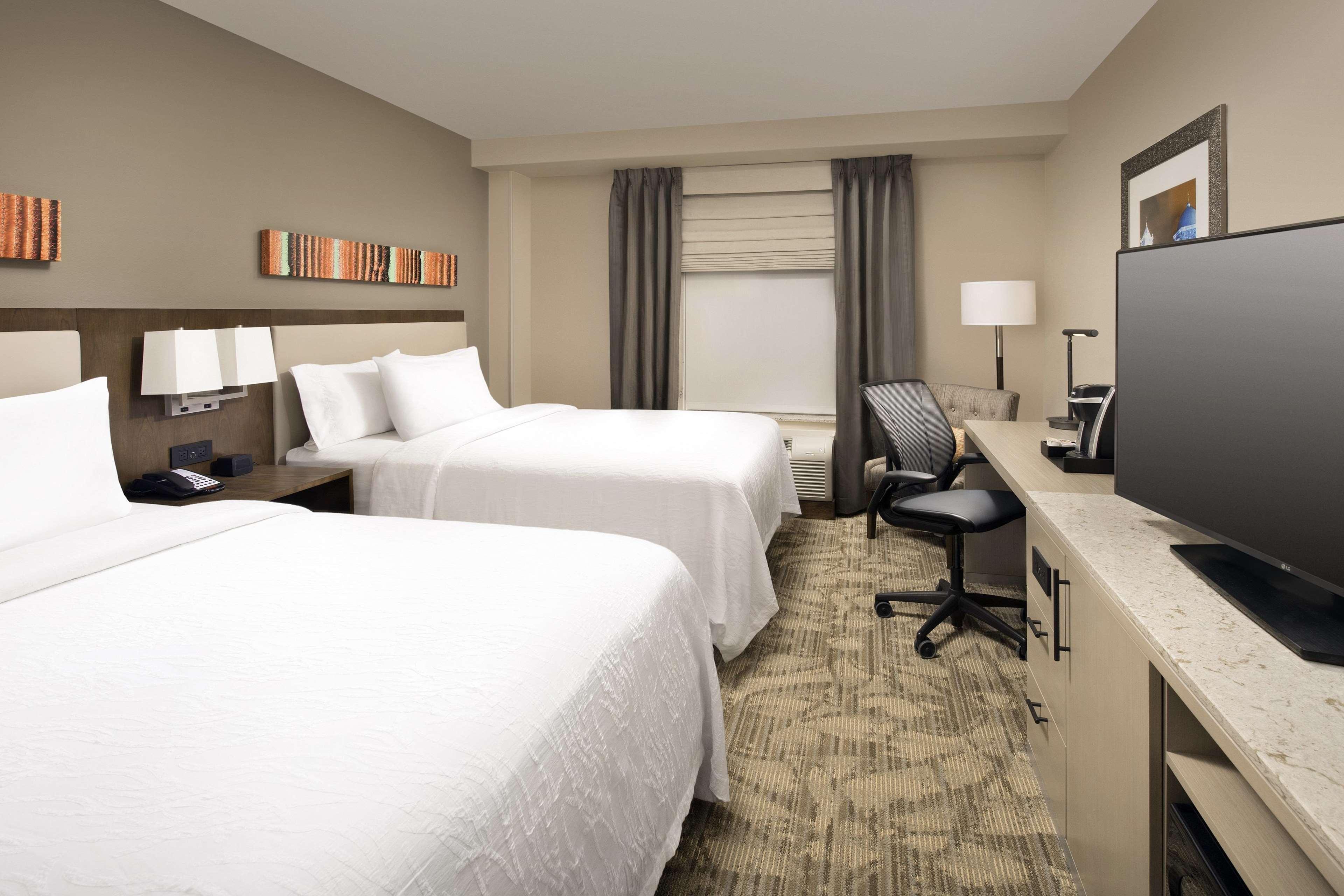 Hilton Garden Inn San Antonio Downtown Riverwalk Стая снимка