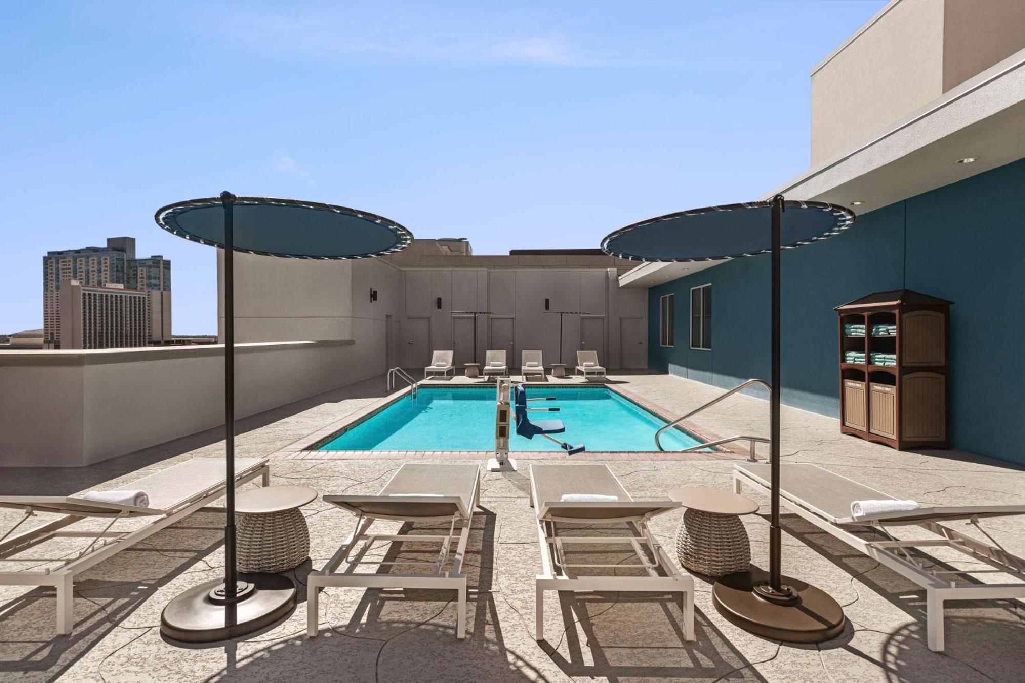 Hilton Garden Inn San Antonio Downtown Riverwalk Екстериор снимка