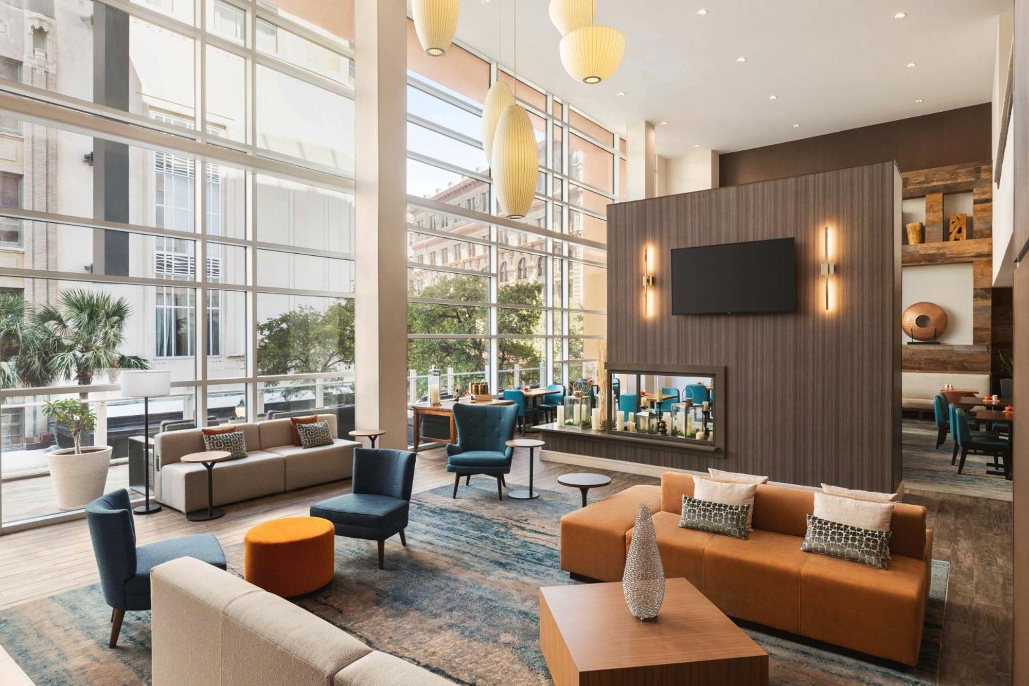 Hilton Garden Inn San Antonio Downtown Riverwalk Екстериор снимка