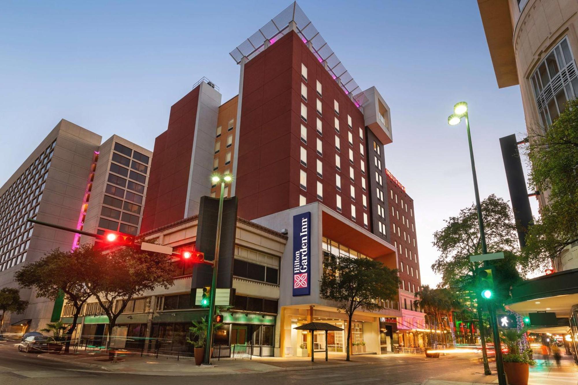 Hilton Garden Inn San Antonio Downtown Riverwalk Екстериор снимка